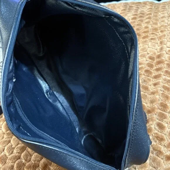 Vintage 1980s Gucci Accessory Collection Coated GG Supreme Camera Bag Crossbody - Picture 10 of 16